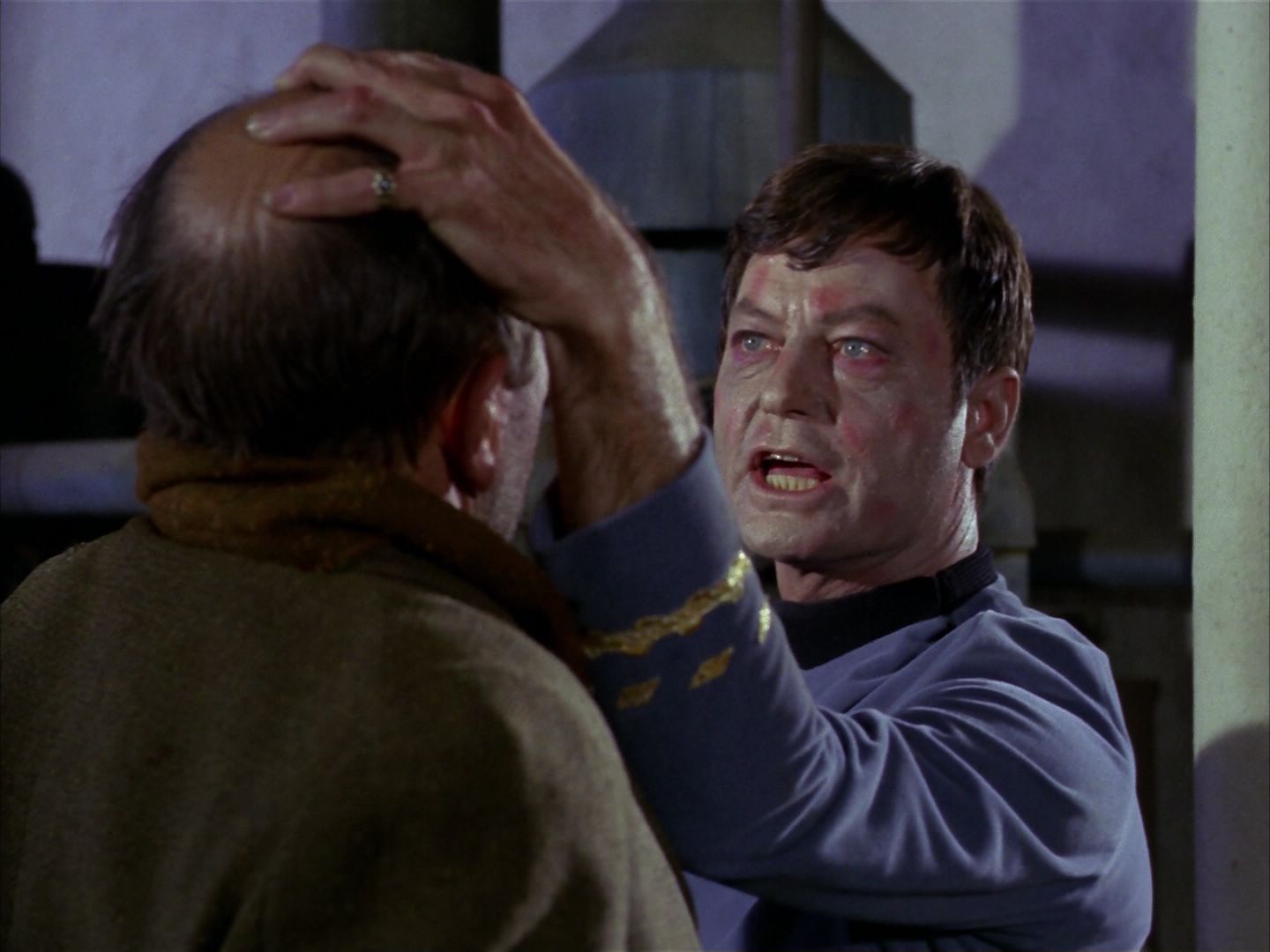 ariane179254_StarTrek_1x28_TheCityOnTheEdgeOfForever_2384.jpg