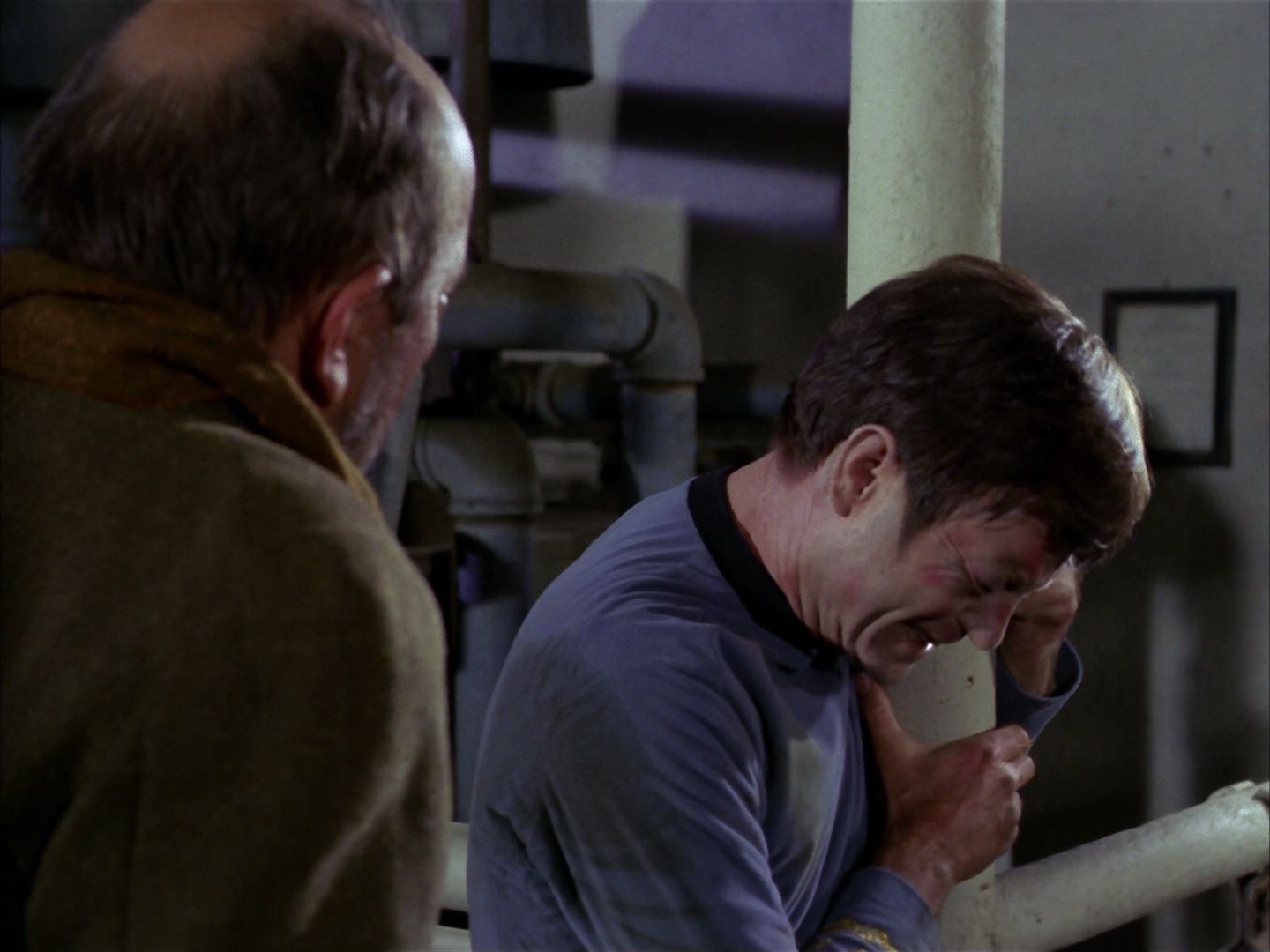 ariane179254_StarTrek_1x28_TheCityOnTheEdgeOfForever_2426.jpg