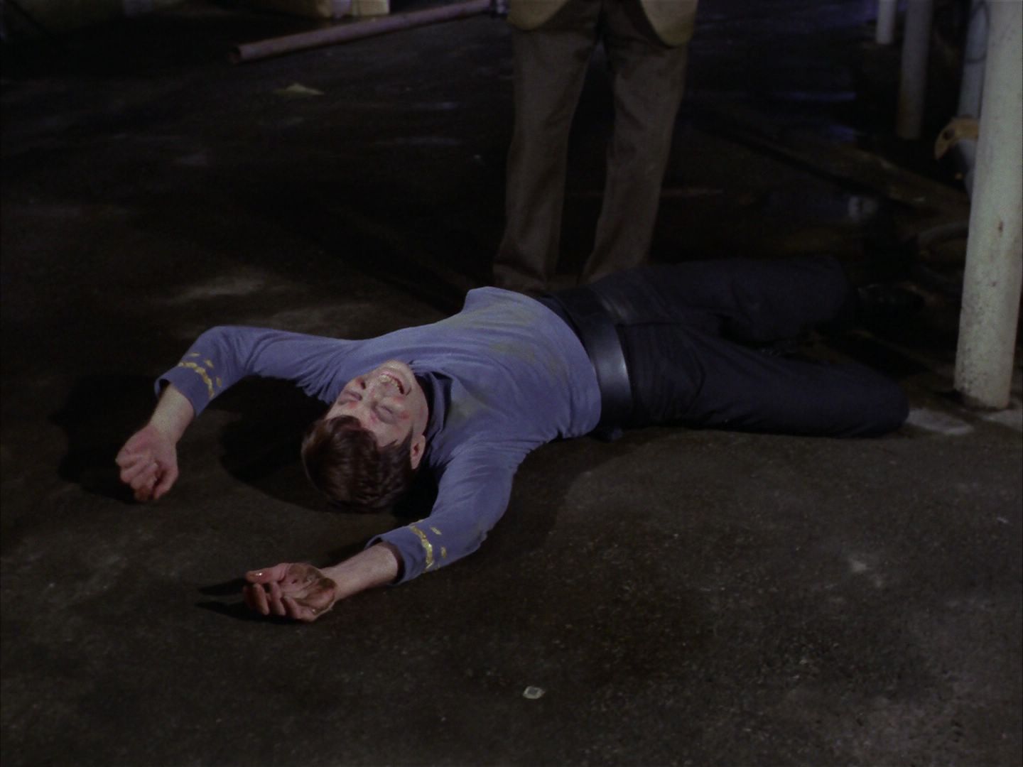 ariane179254_StarTrek_1x28_TheCityOnTheEdgeOfForever_2436.jpg