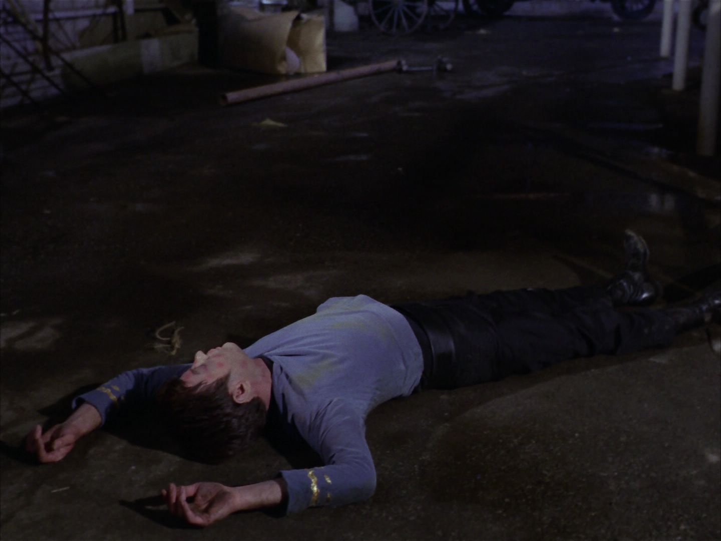 ariane179254_StarTrek_1x28_TheCityOnTheEdgeOfForever_2462.jpg