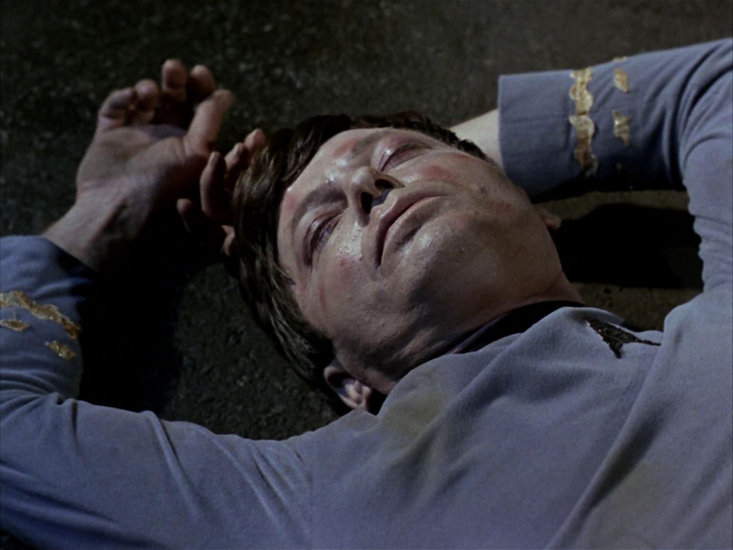 ariane179254_StarTrek_1x28_TheCityOnTheEdgeOfForever_2482.jpg