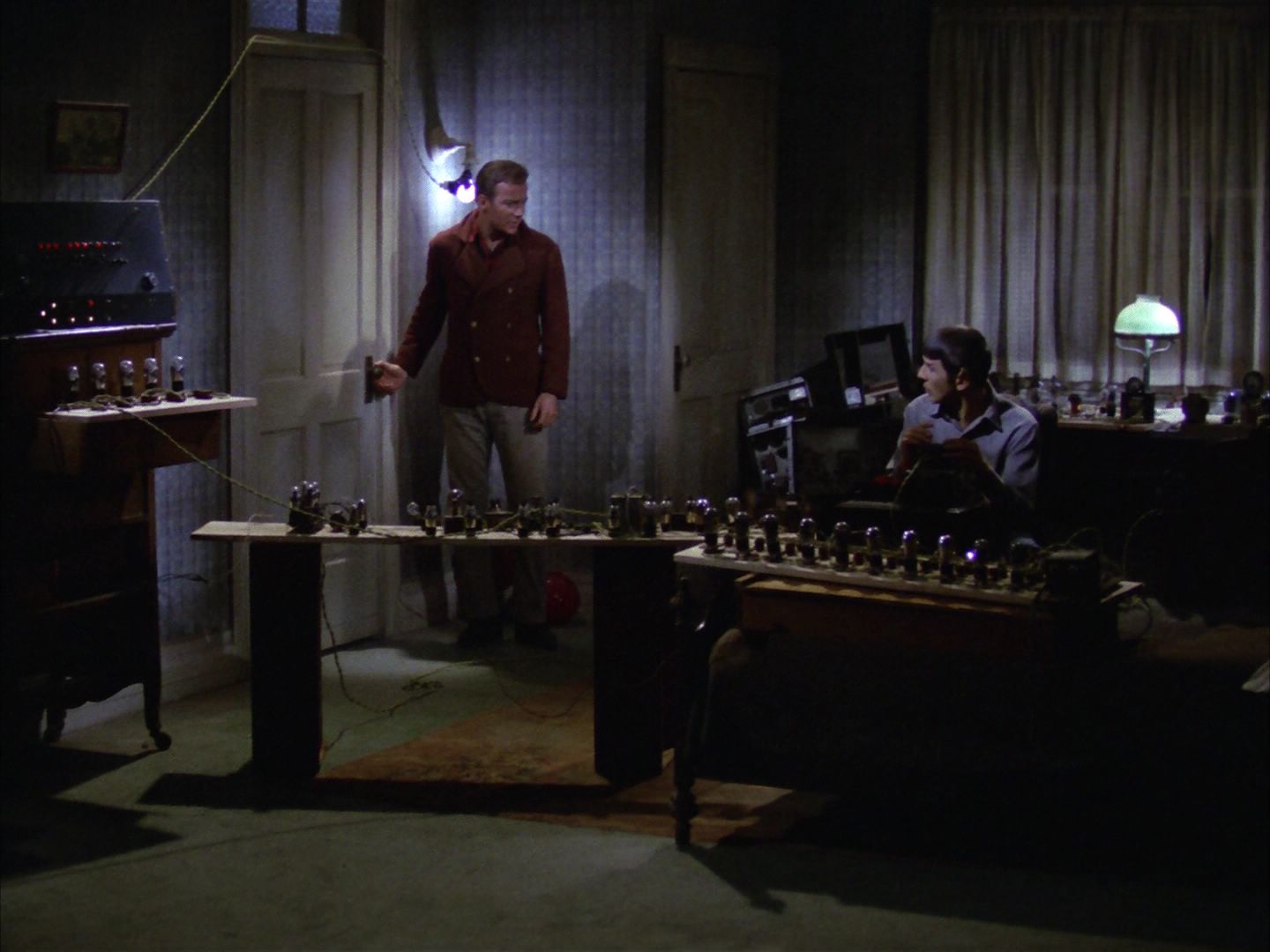 ariane179254_StarTrek_1x28_TheCityOnTheEdgeOfForever_2505.jpg