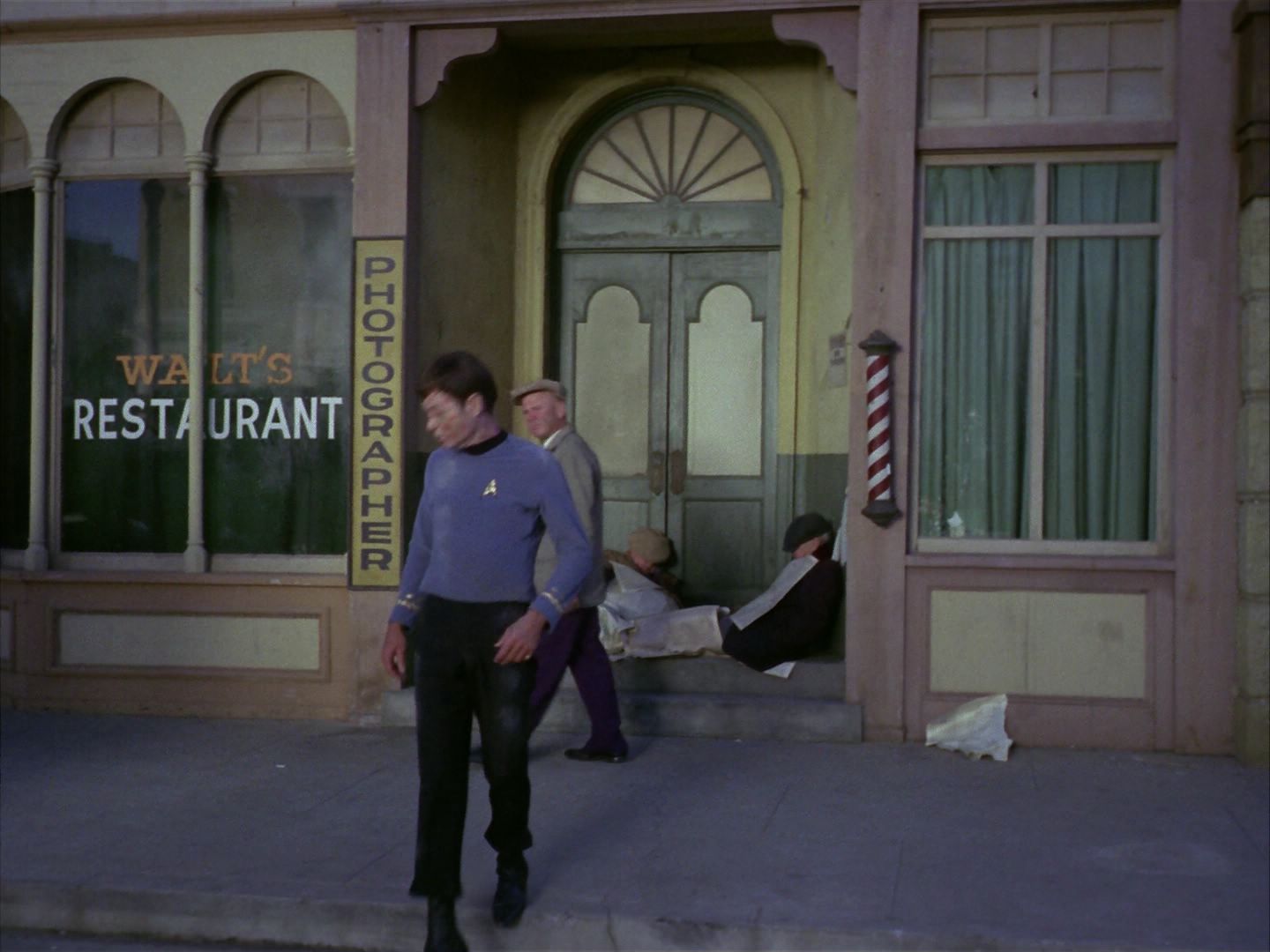 ariane179254_StarTrek_1x28_TheCityOnTheEdgeOfForever_2562.jpg