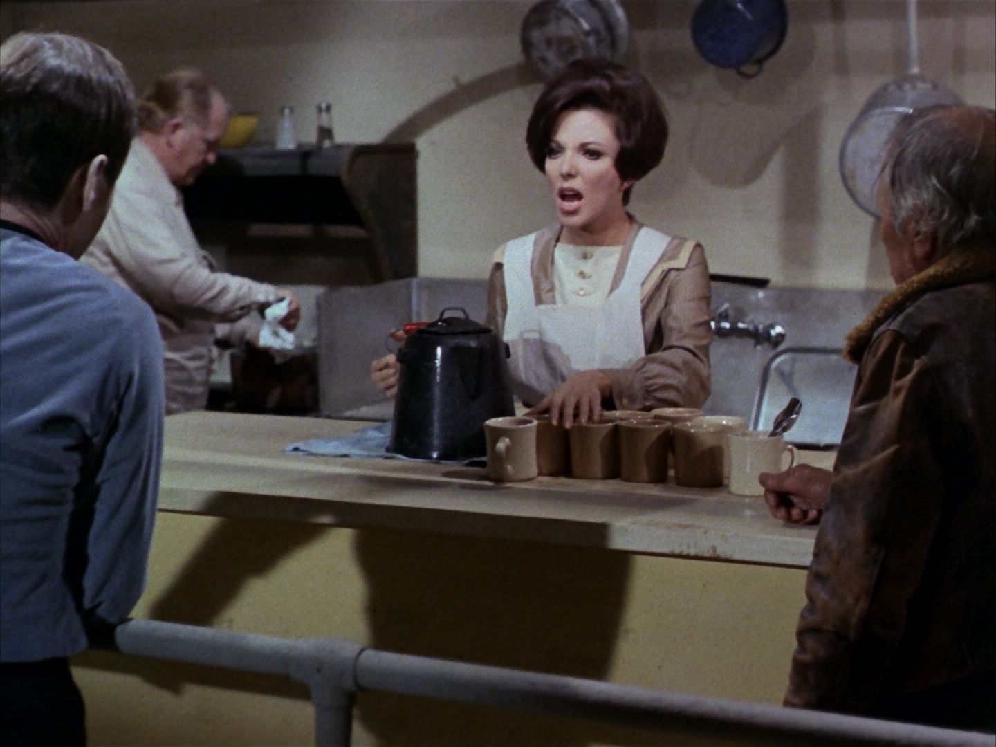ariane179254_StarTrek_1x28_TheCityOnTheEdgeOfForever_2580.jpg
