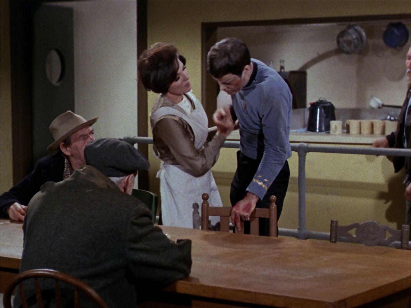 ariane179254_StarTrek_1x28_TheCityOnTheEdgeOfForever_2590.jpg