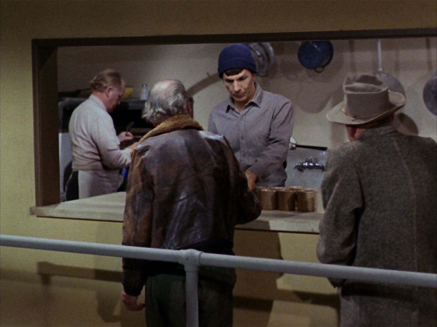 ariane179254_StarTrek_1x28_TheCityOnTheEdgeOfForever_2601.jpg