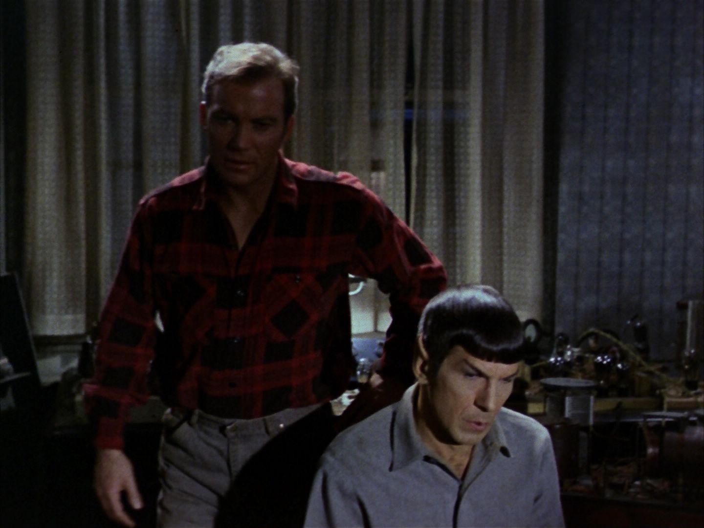 ariane179254_StarTrek_1x28_TheCityOnTheEdgeOfForever_2697.jpg