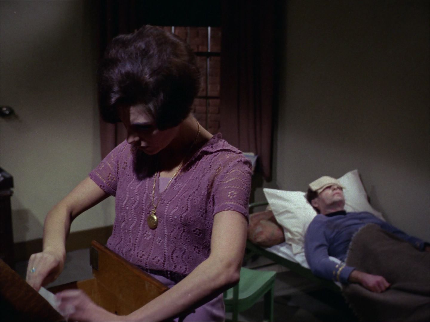 ariane179254_StarTrek_1x28_TheCityOnTheEdgeOfForever_2744.jpg