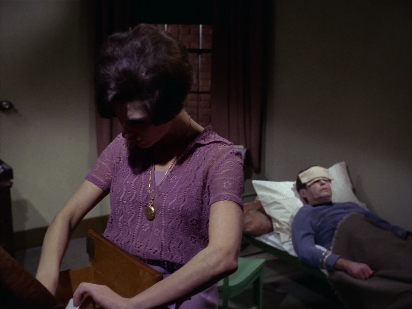ariane179254_StarTrek_1x28_TheCityOnTheEdgeOfForever_2745.jpg