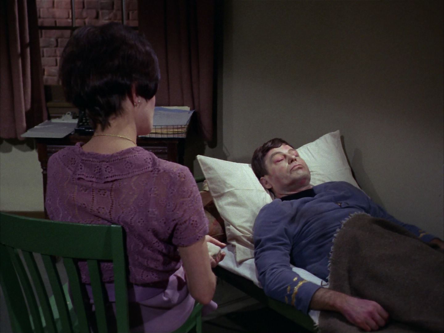 ariane179254_StarTrek_1x28_TheCityOnTheEdgeOfForever_2781.jpg