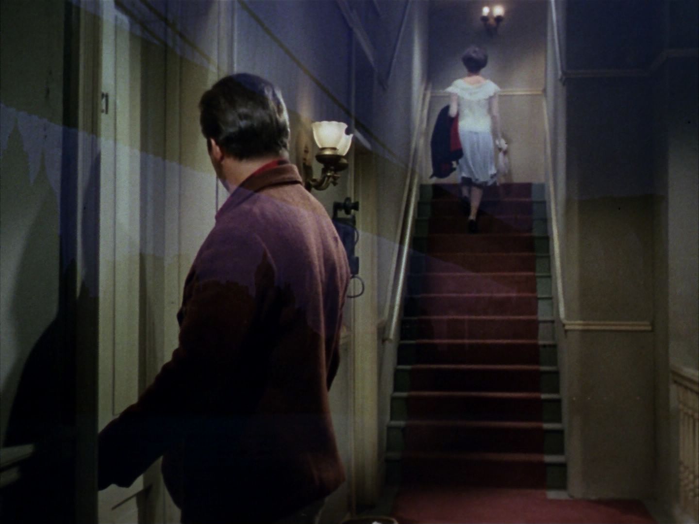 ariane179254_StarTrek_1x28_TheCityOnTheEdgeOfForever_2869.jpg
