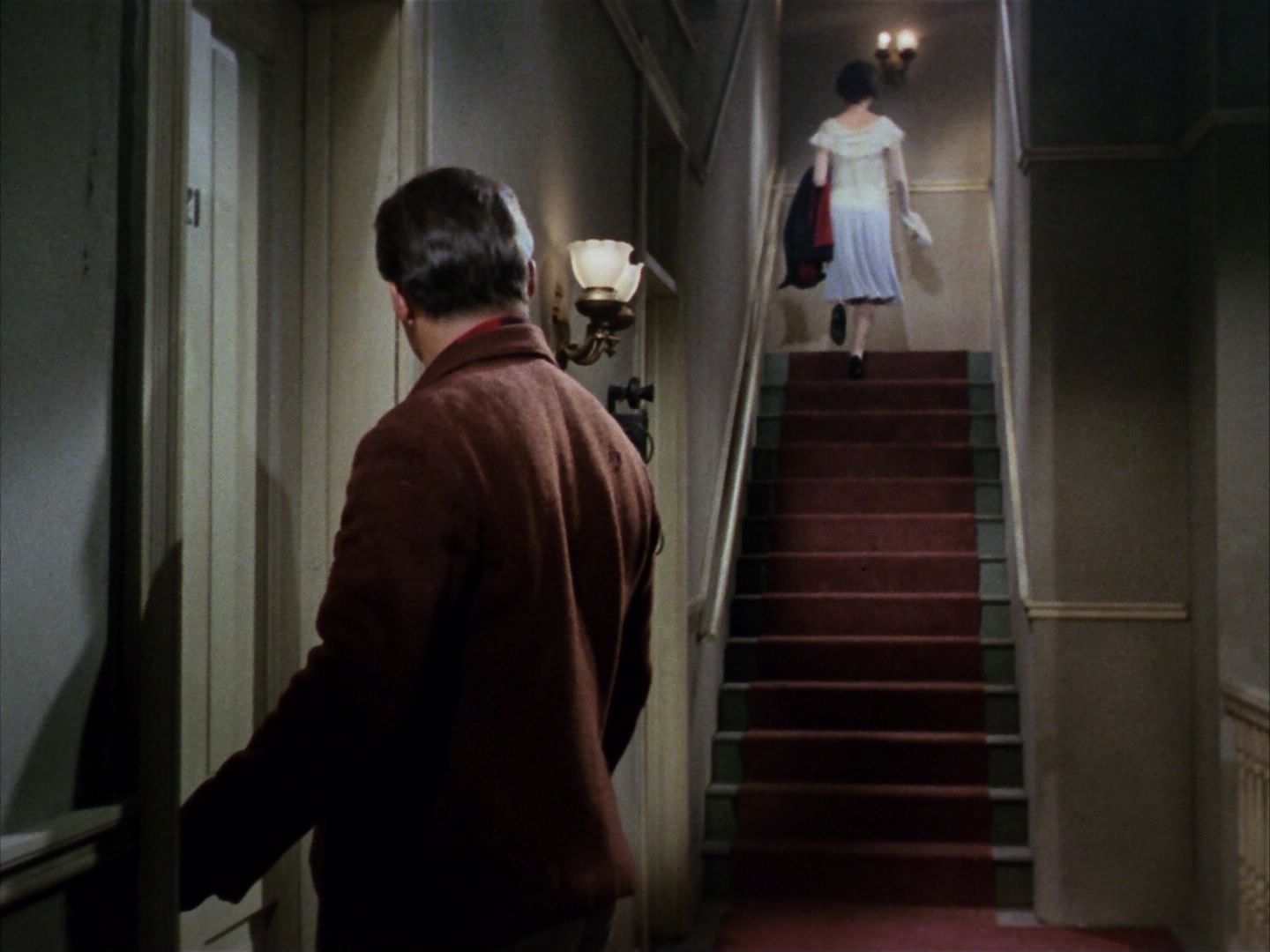 ariane179254_StarTrek_1x28_TheCityOnTheEdgeOfForever_2870.jpg