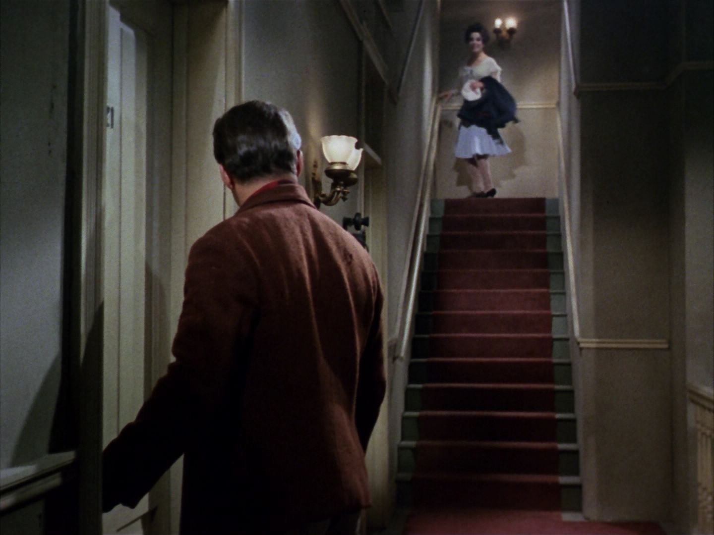 ariane179254_StarTrek_1x28_TheCityOnTheEdgeOfForever_2871.jpg