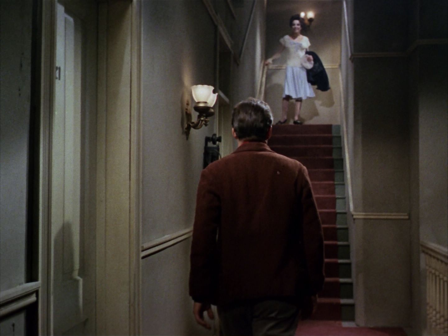 ariane179254_StarTrek_1x28_TheCityOnTheEdgeOfForever_2873.jpg