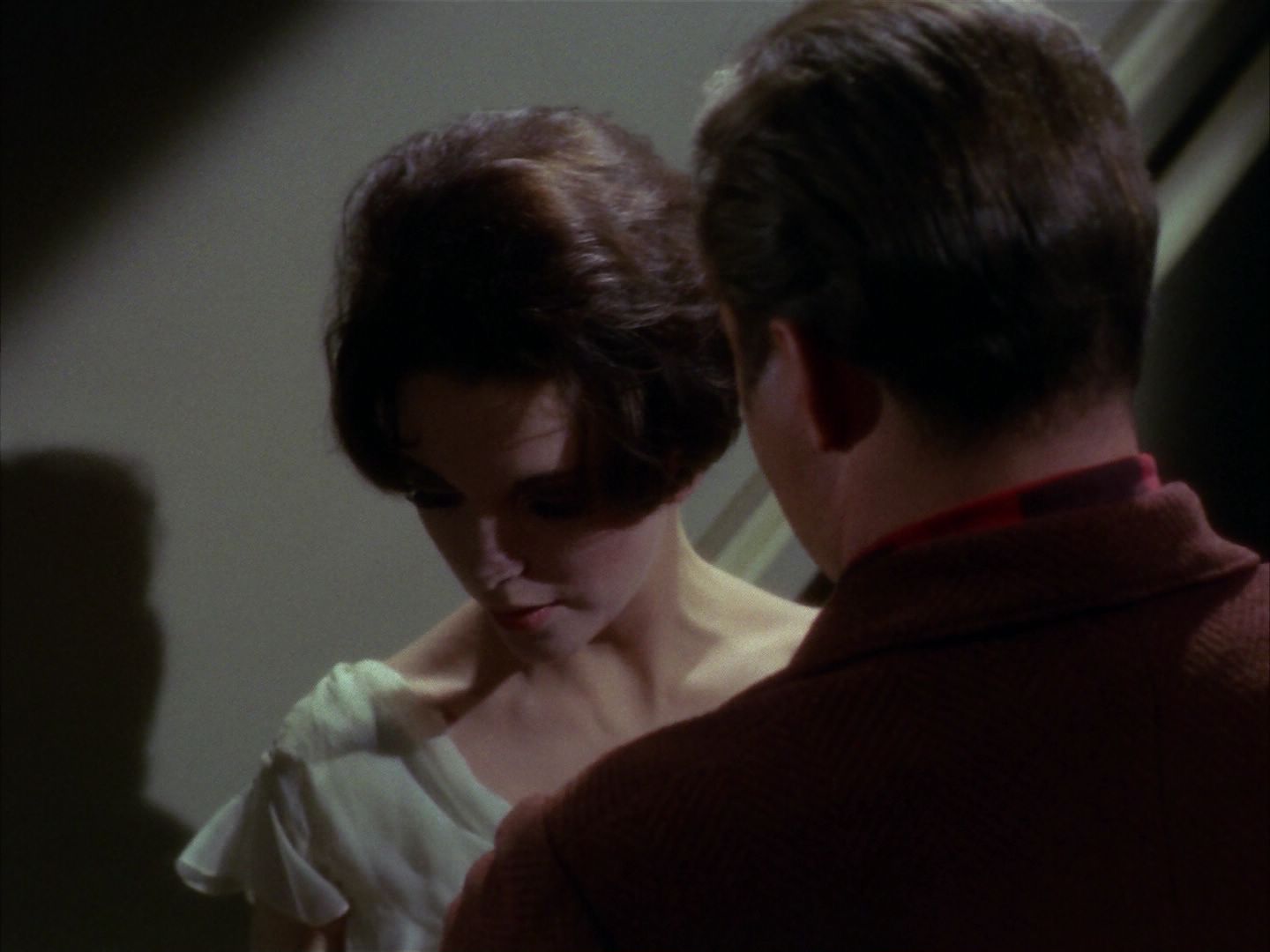 ariane179254_StarTrek_1x28_TheCityOnTheEdgeOfForever_2887.jpg