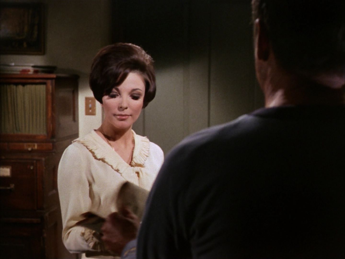 ariane179254_StarTrek_1x28_TheCityOnTheEdgeOfForever_2978.jpg