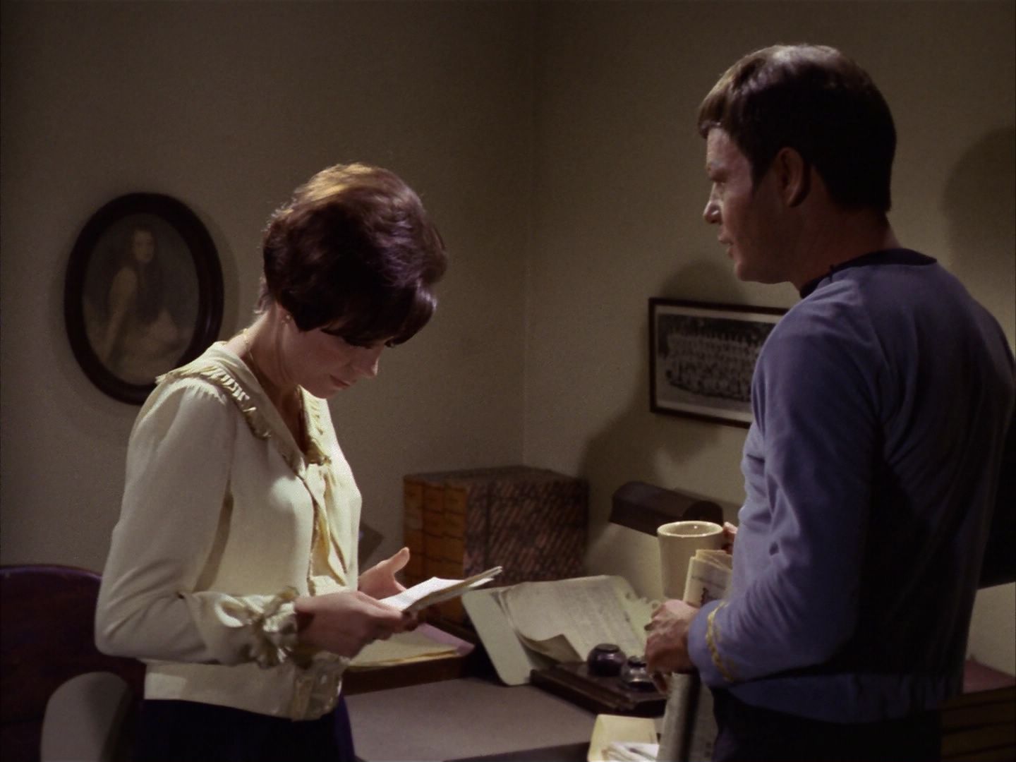 ariane179254_StarTrek_1x28_TheCityOnTheEdgeOfForever_2991.jpg