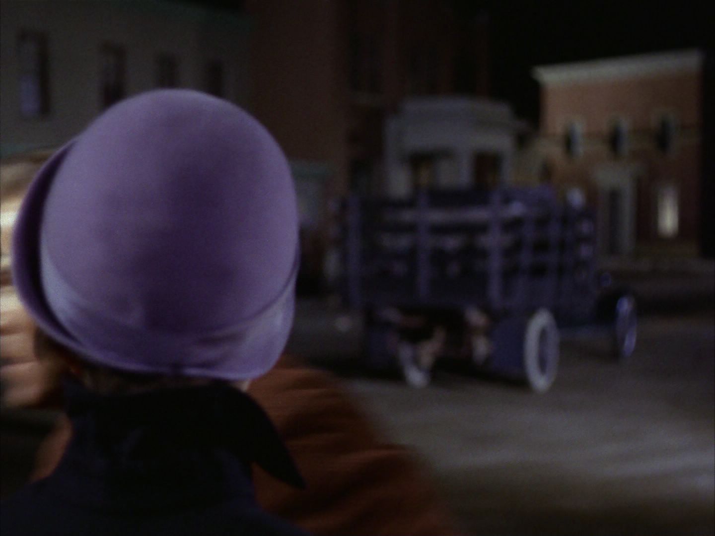 ariane179254_StarTrek_1x28_TheCityOnTheEdgeOfForever_3097.jpg