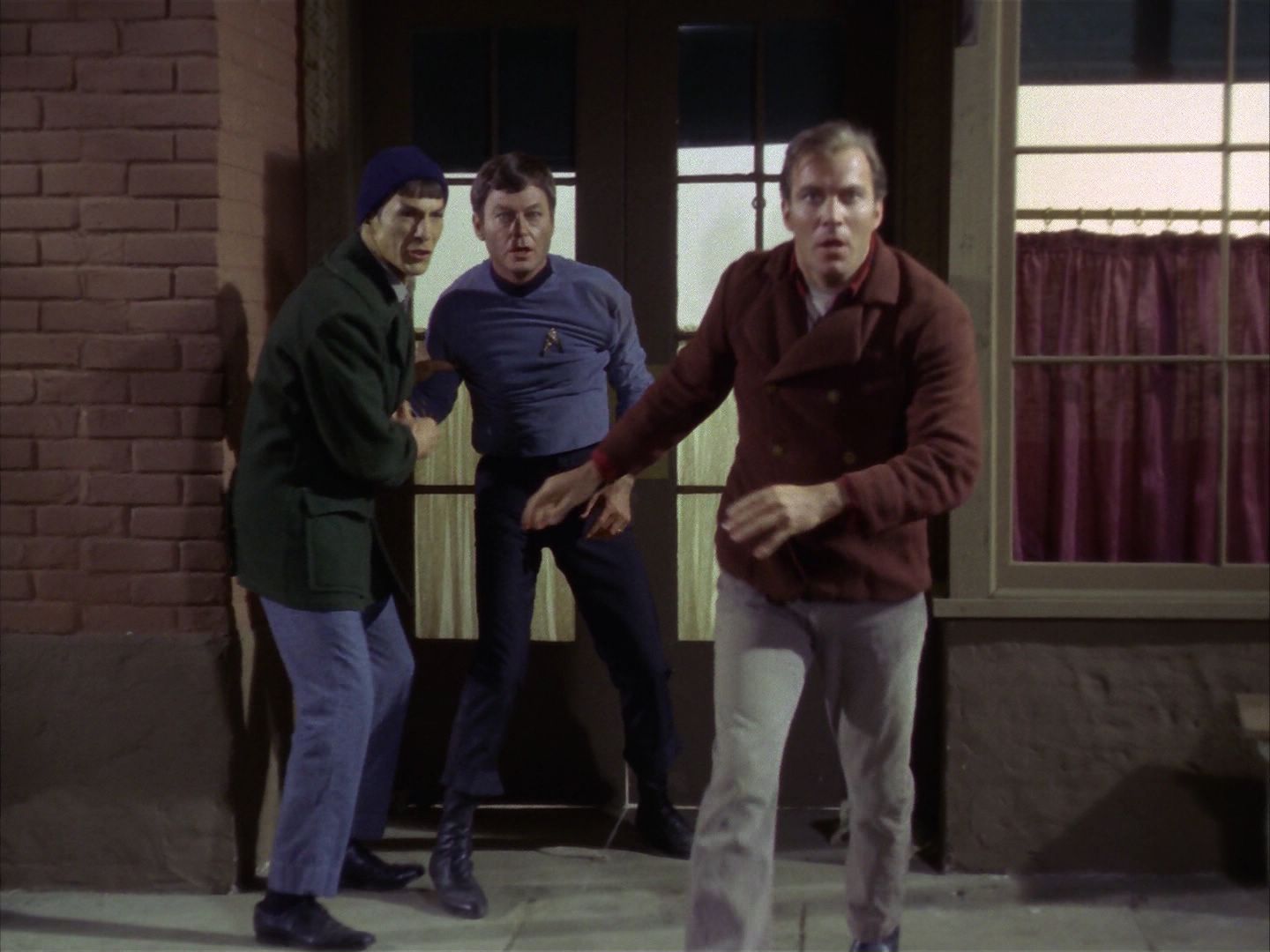 ariane179254_StarTrek_1x28_TheCityOnTheEdgeOfForever_3111.jpg