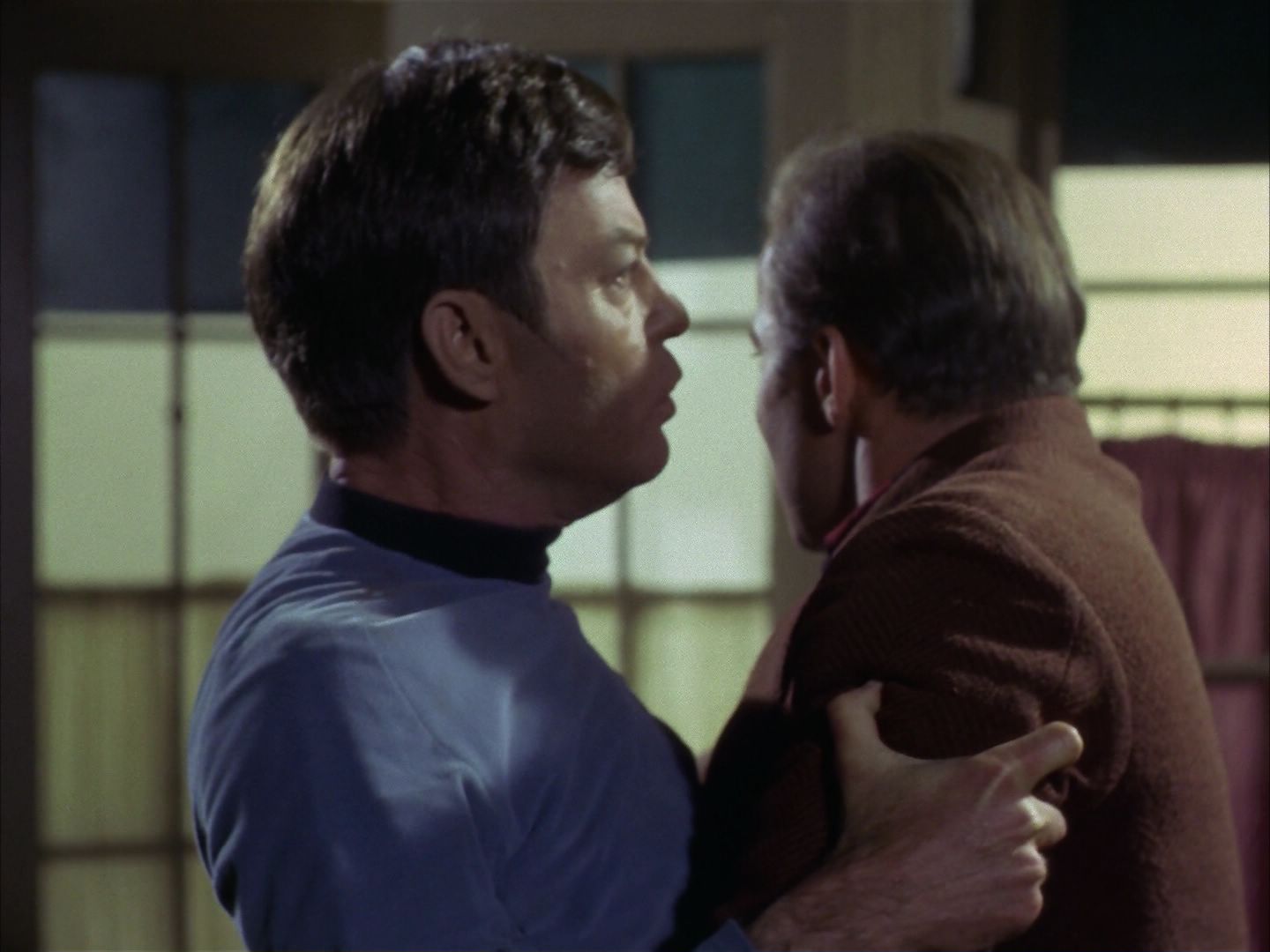ariane179254_StarTrek_1x28_TheCityOnTheEdgeOfForever_3136.jpg