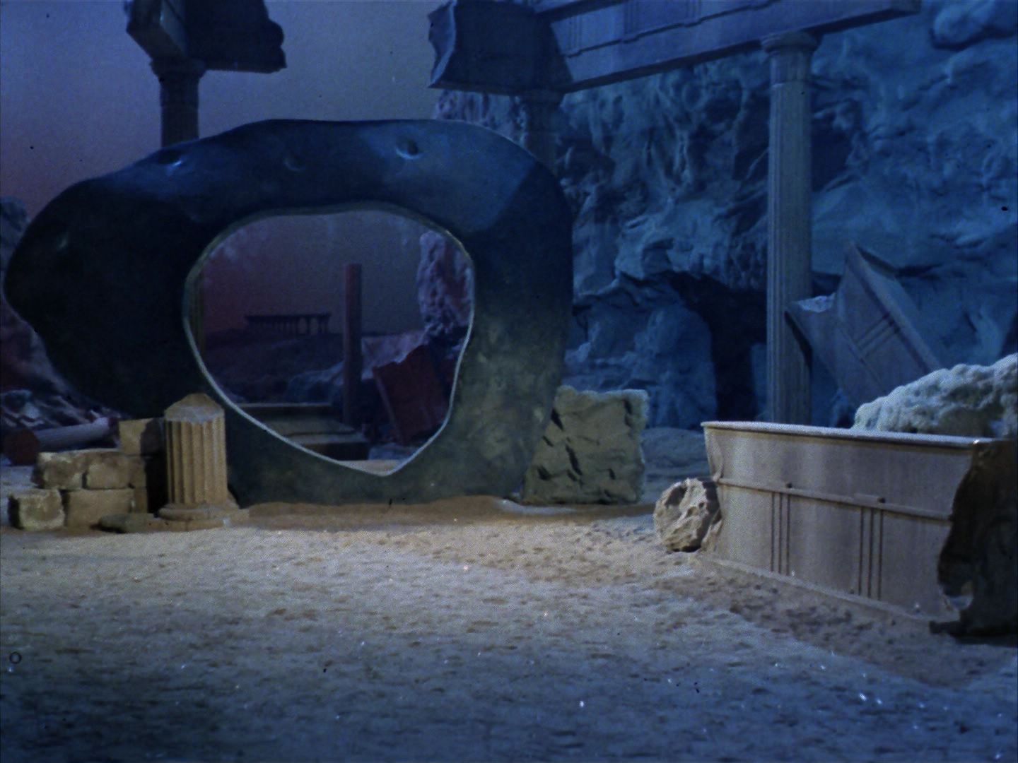 ariane179254_StarTrek_1x28_TheCityOnTheEdgeOfForever_3231.jpg