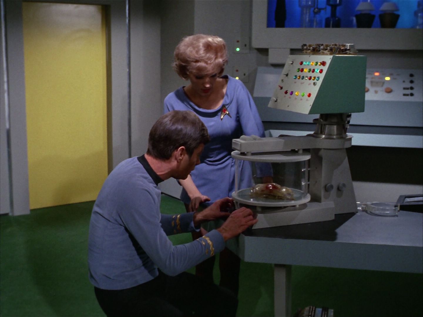 ariane179254_StarTrek_1x29_OperationAnnihilate_2265.jpg