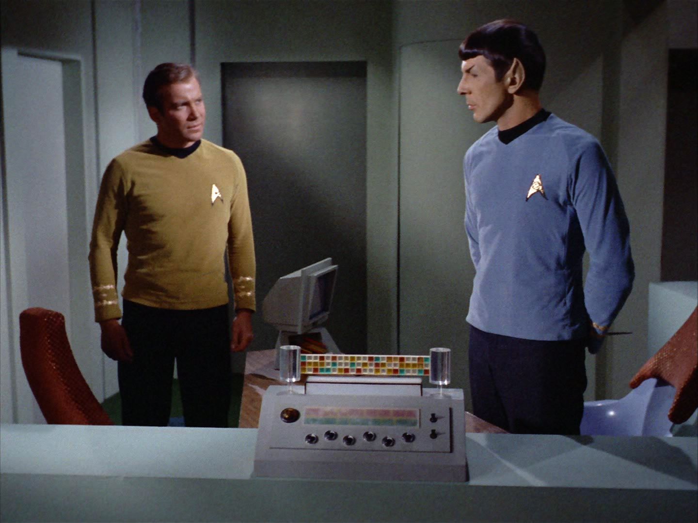 ariane179254_StarTrek_2x01_AmokTime_0131.jpg