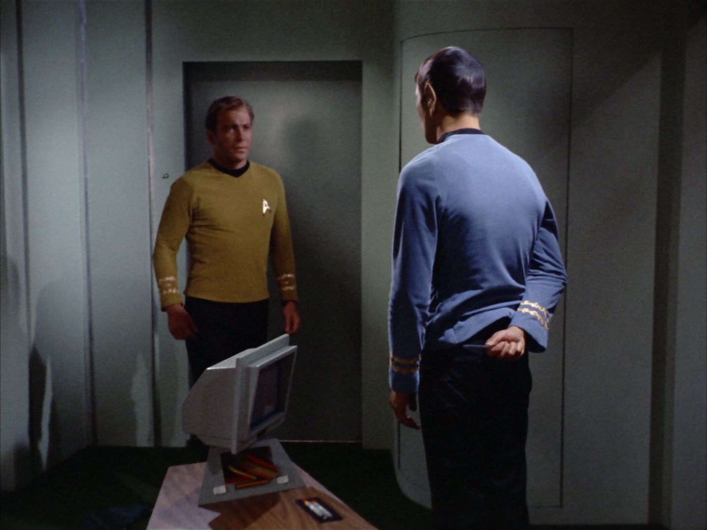 ariane179254_StarTrek_2x01_AmokTime_0159.jpg