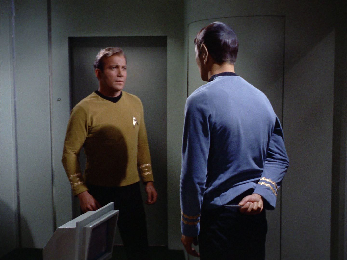 ariane179254_StarTrek_2x01_AmokTime_0160.jpg