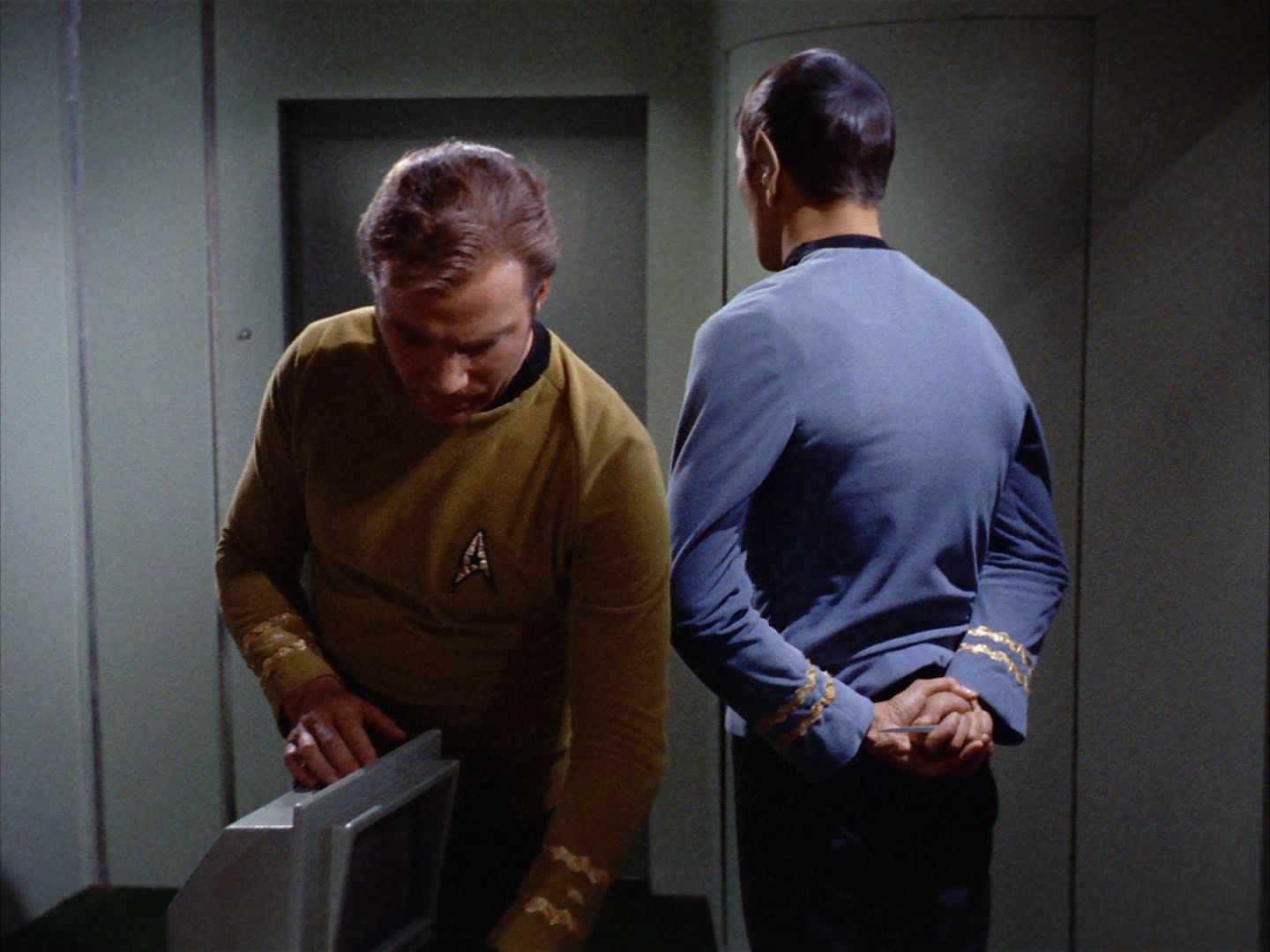 ariane179254_StarTrek_2x01_AmokTime_0175.jpg