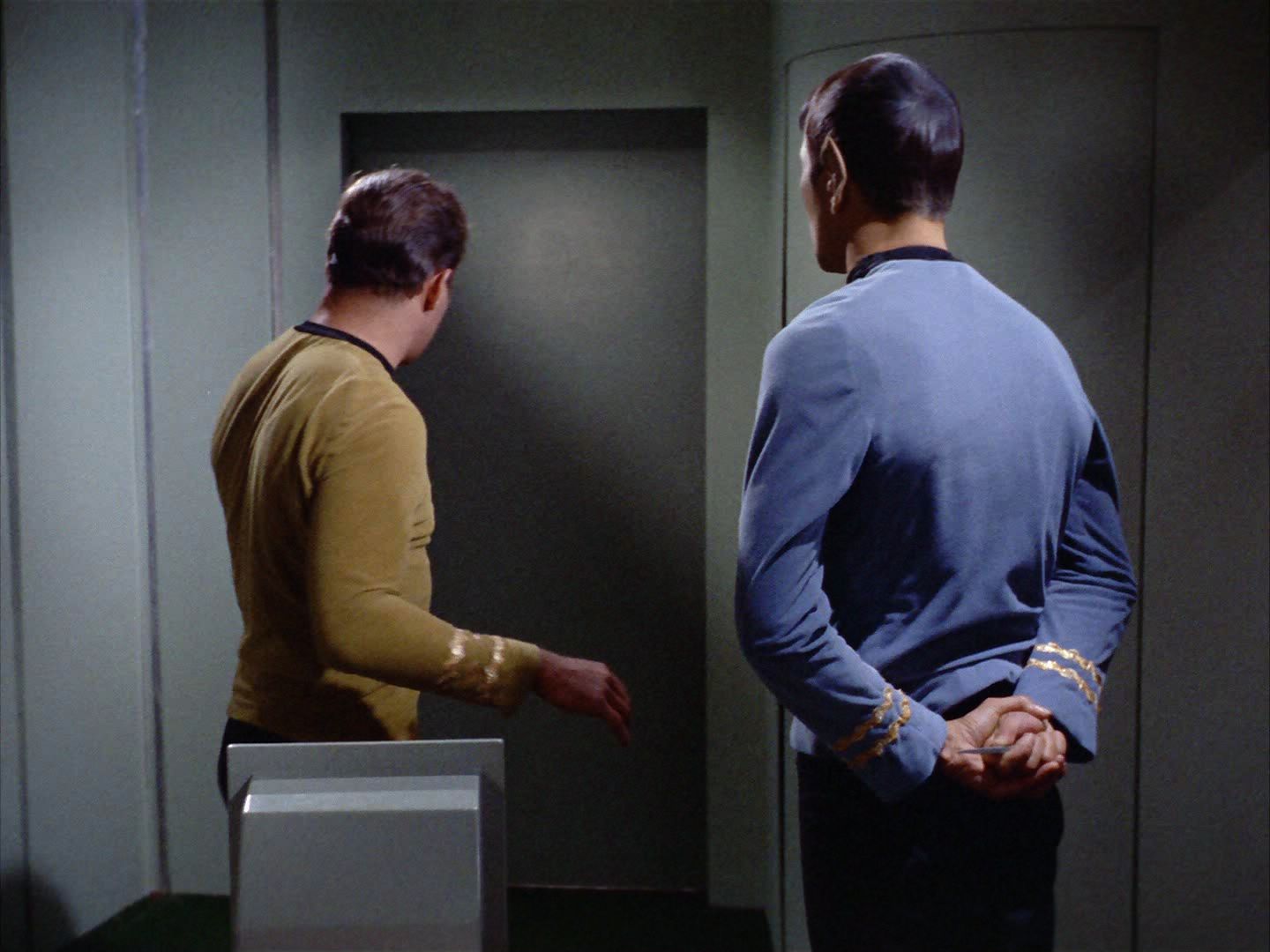 ariane179254_StarTrek_2x01_AmokTime_0179.jpg