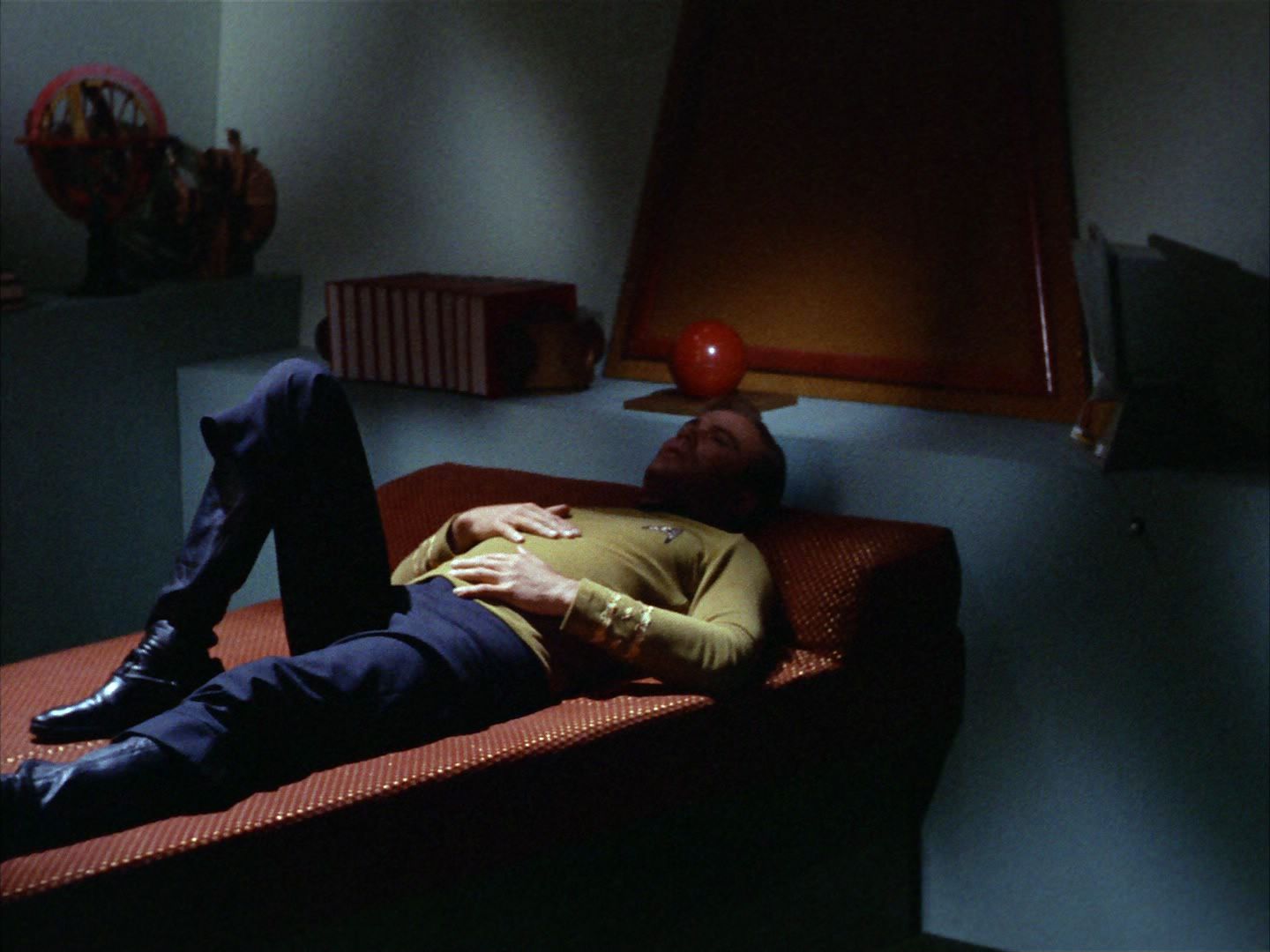 ariane179254_StarTrek_2x01_AmokTime_0283.jpg