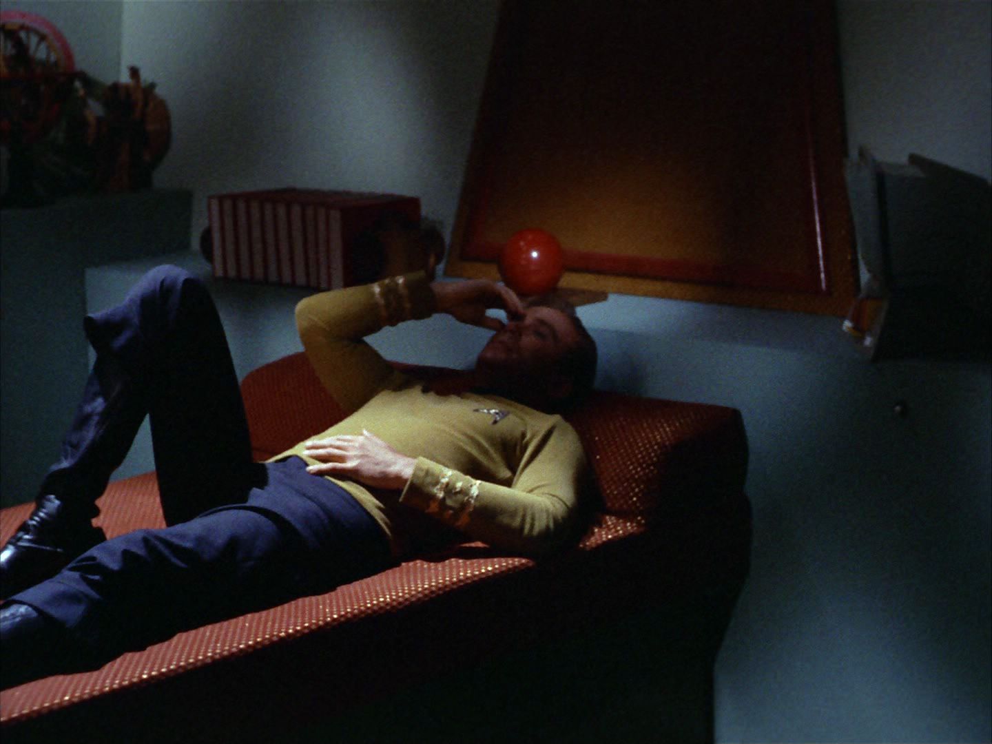 ariane179254_StarTrek_2x01_AmokTime_0284.jpg
