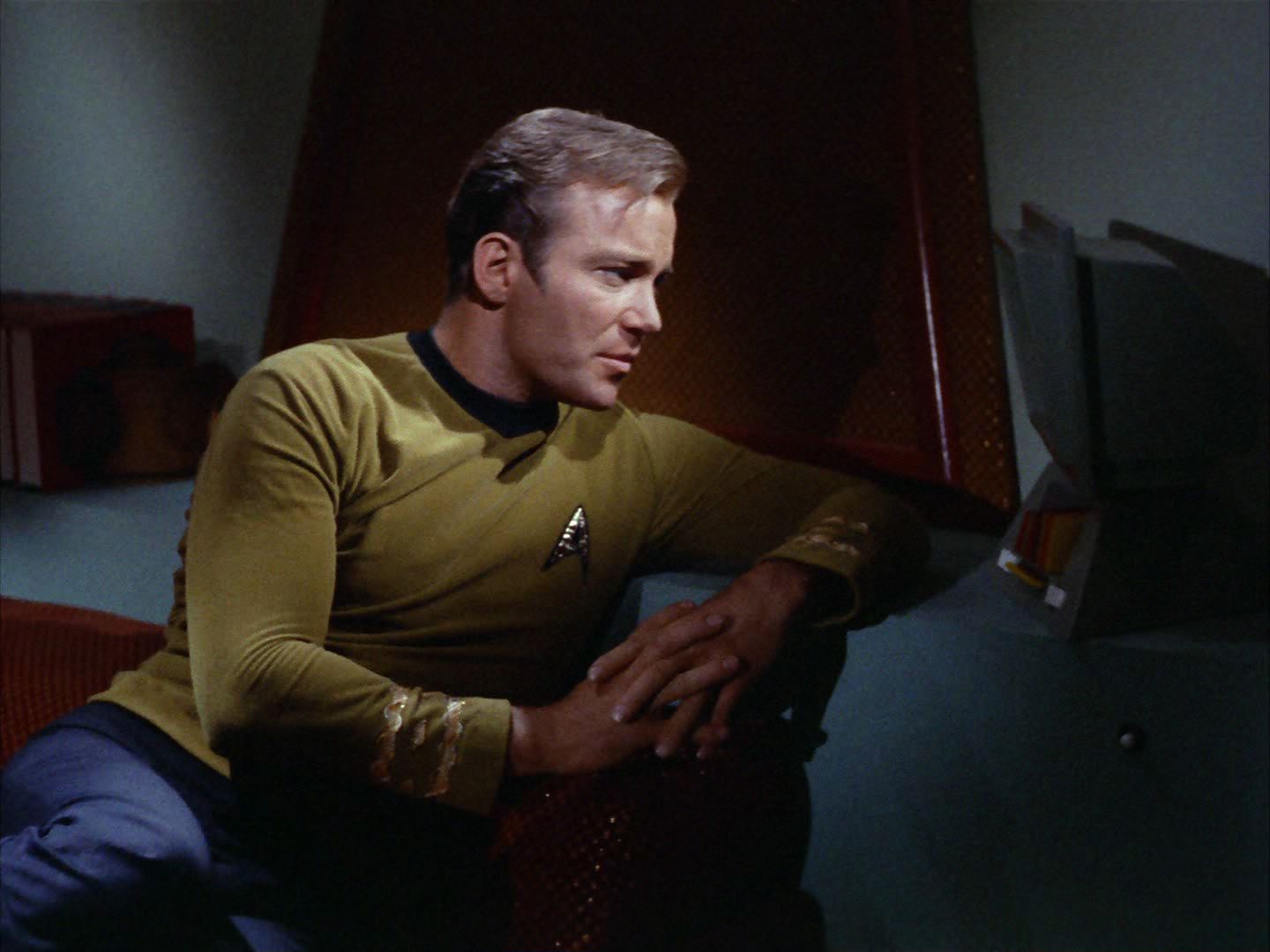 ariane179254_StarTrek_2x01_AmokTime_0300.jpg