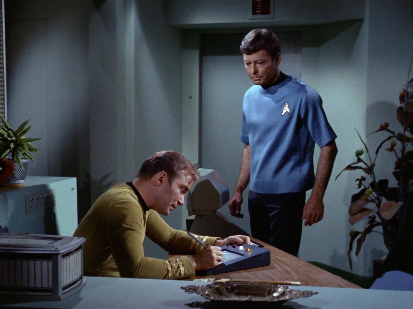 ariane179254_StarTrek_2x01_AmokTime_0461.jpg