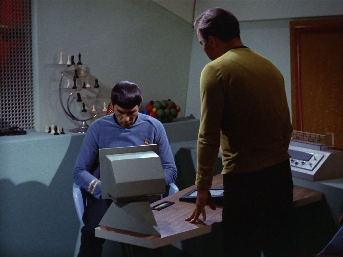 ariane179254_StarTrek_2x01_AmokTime_0540.jpg