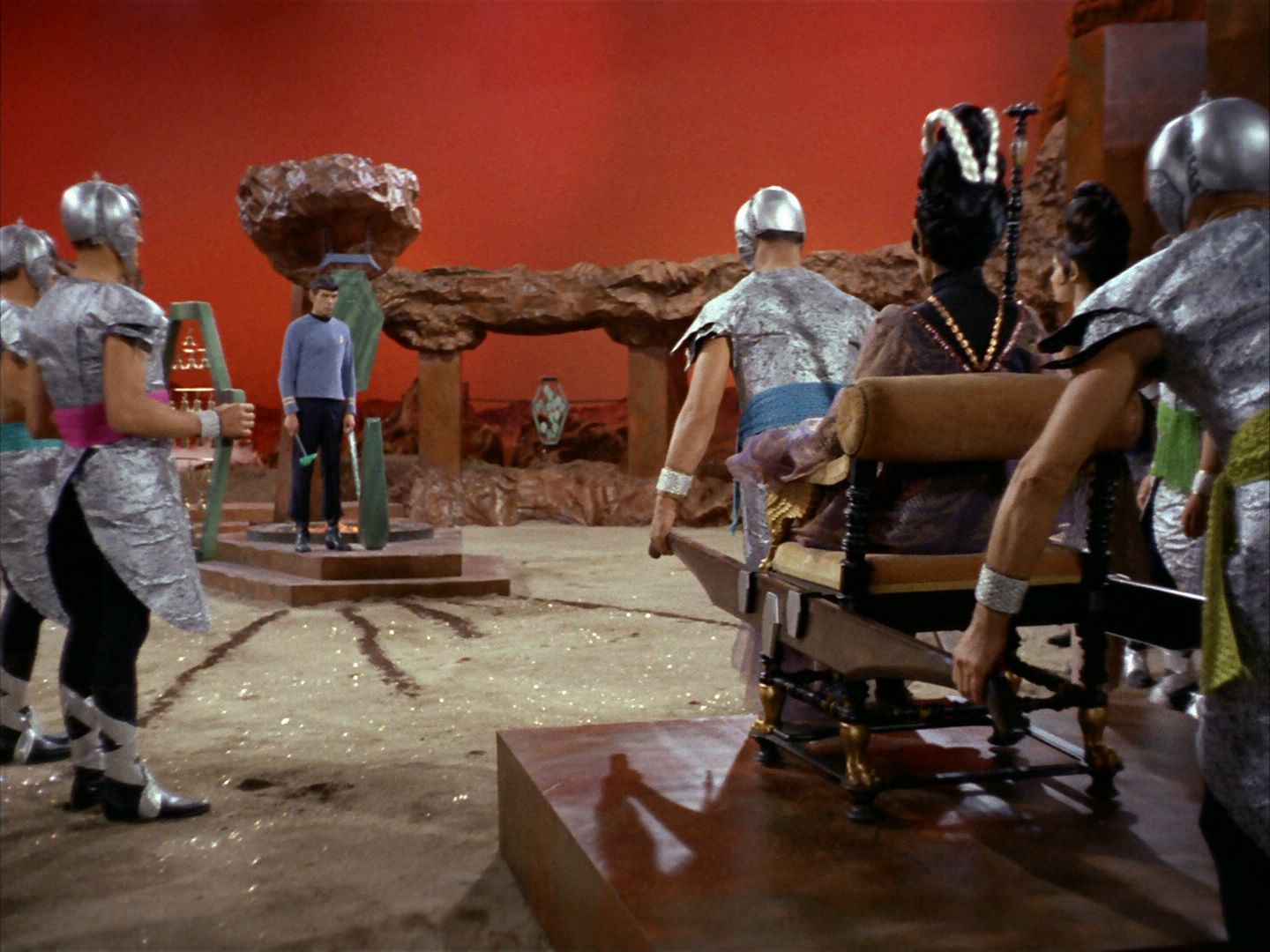 ariane179254_StarTrek_2x01_AmokTime_1221.jpg