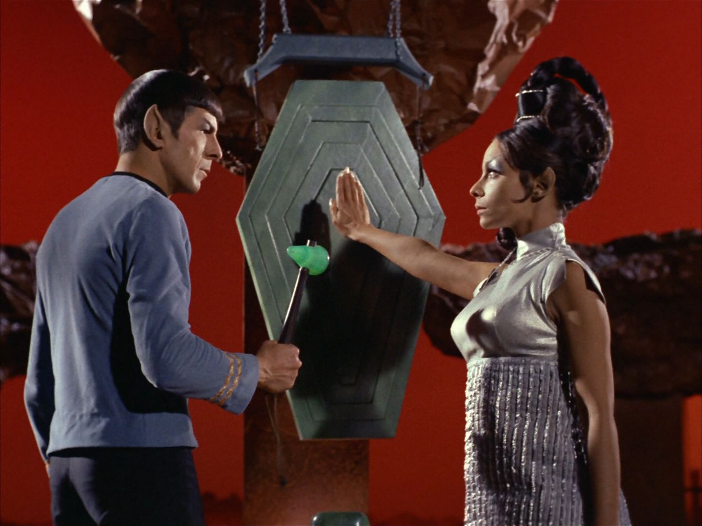 ariane179254_StarTrek_2x01_AmokTime_1315.jpg