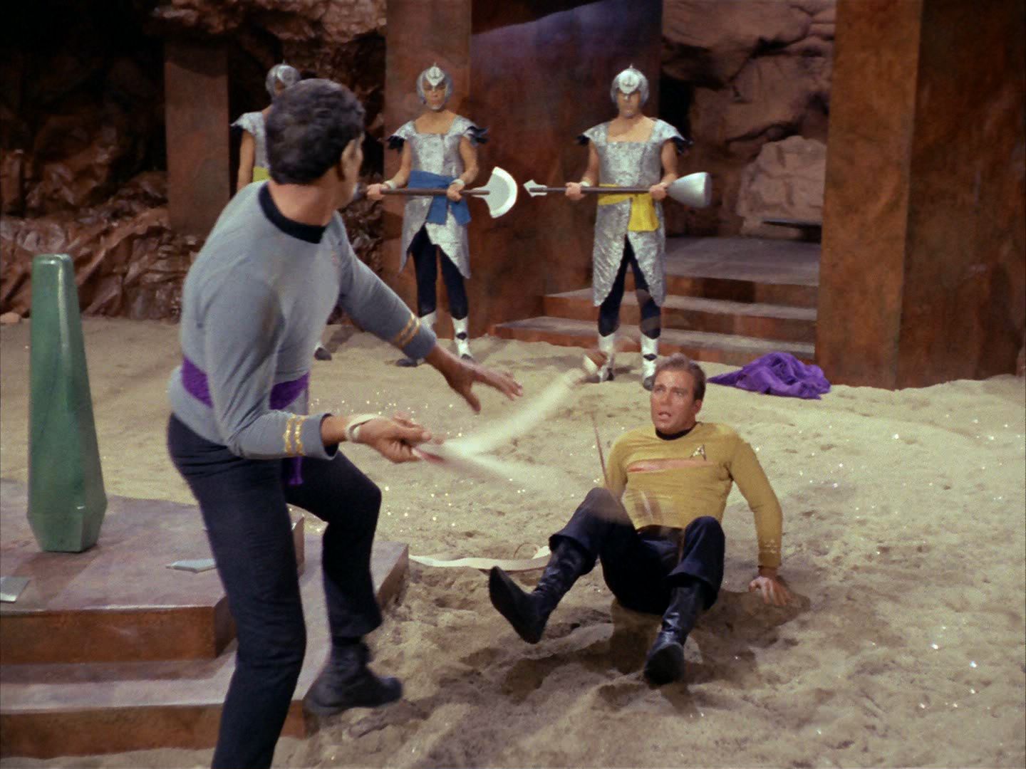 ariane179254_StarTrek_2x01_AmokTime_1732.jpg
