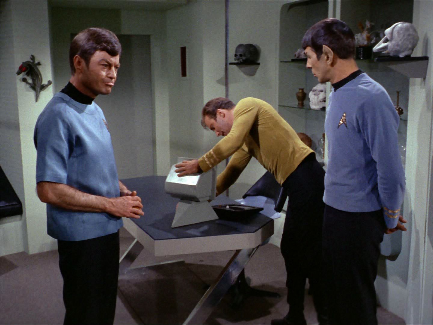 ariane179254_StarTrek_2x01_AmokTime_1974.jpg