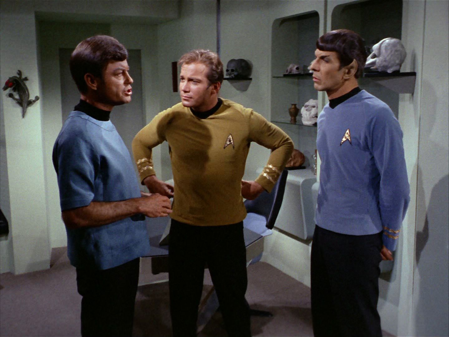 ariane179254_StarTrek_2x01_AmokTime_1994.jpg