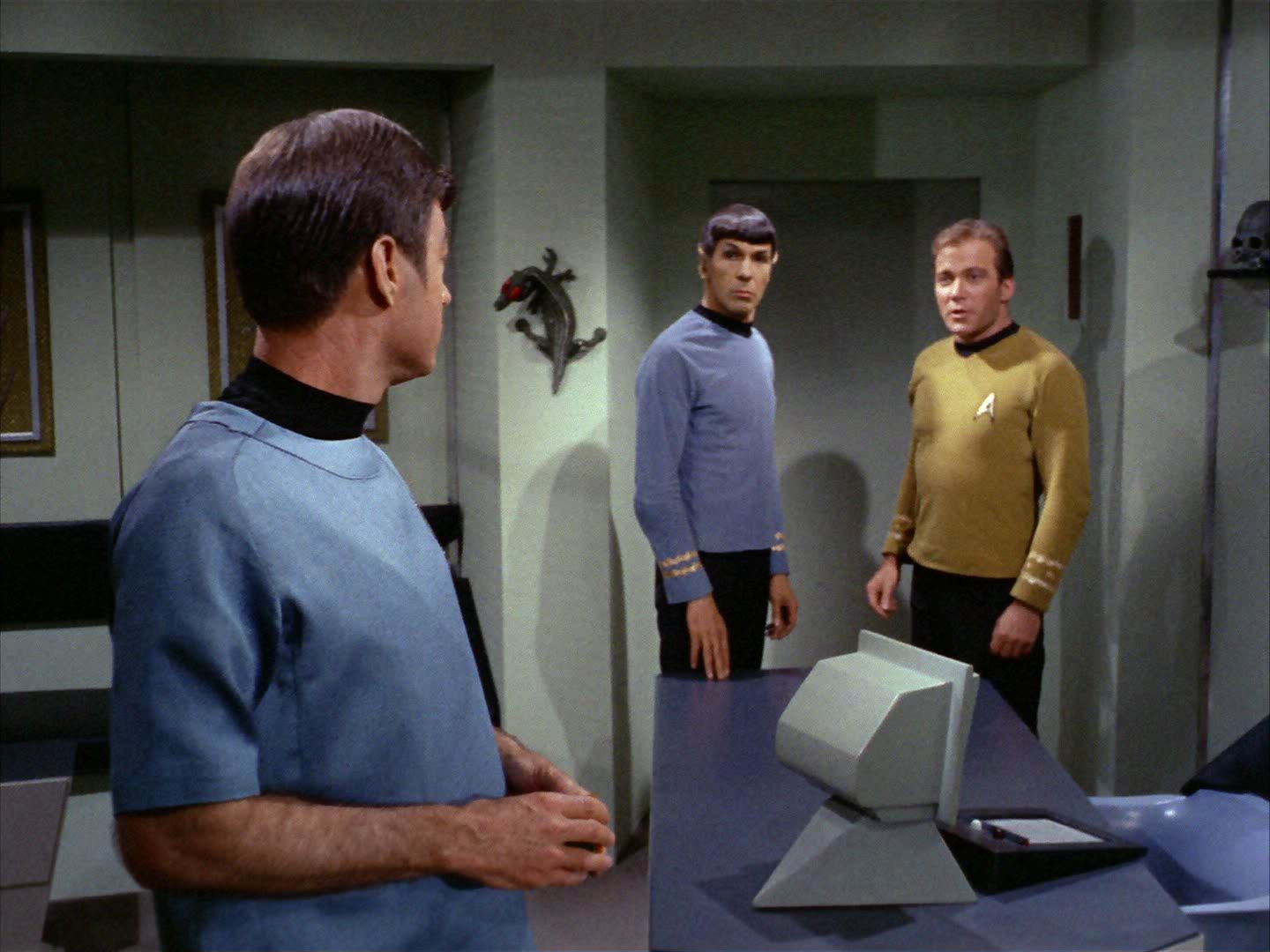 ariane179254_StarTrek_2x01_AmokTime_2004.jpg