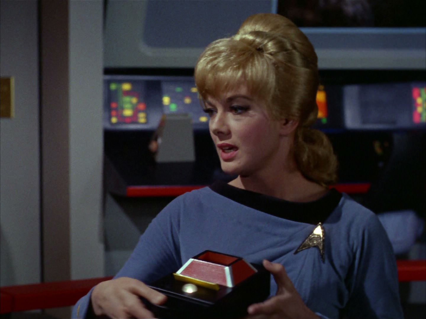 ariane179254_StarTrek_2x02_WhoMournsForAdonais_0003.jpg