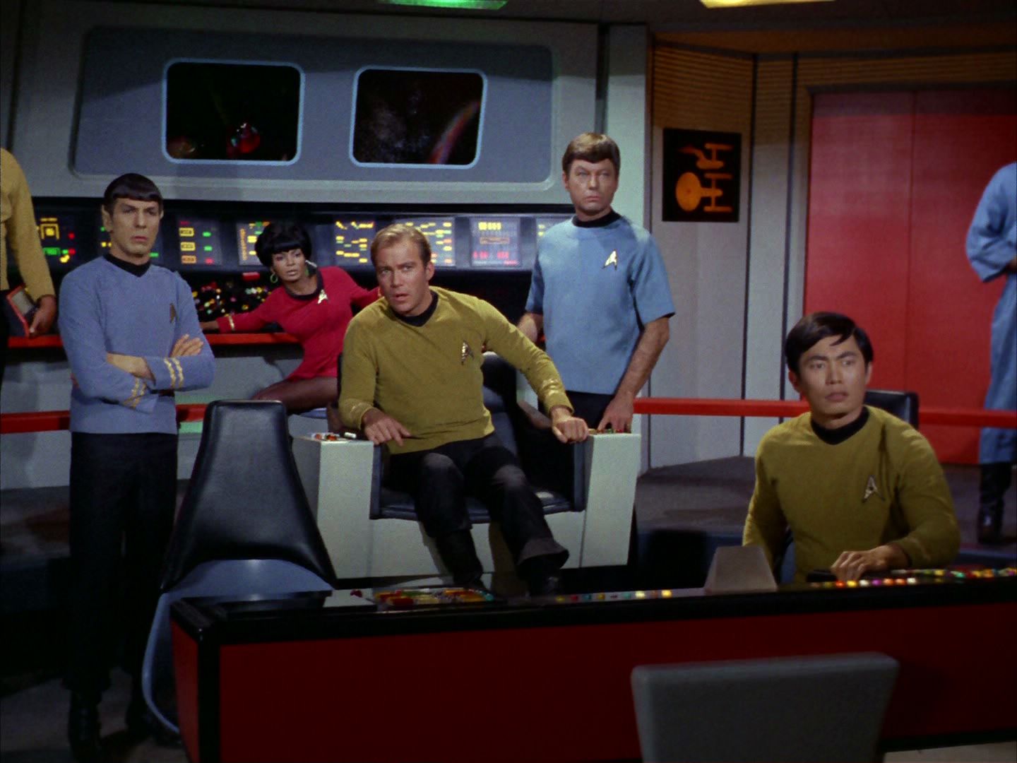 ariane179254_StarTrek_2x02_WhoMournsForAdonais_0164.jpg