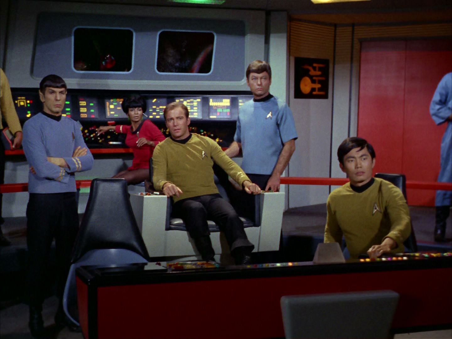 ariane179254_StarTrek_2x02_WhoMournsForAdonais_0165.jpg