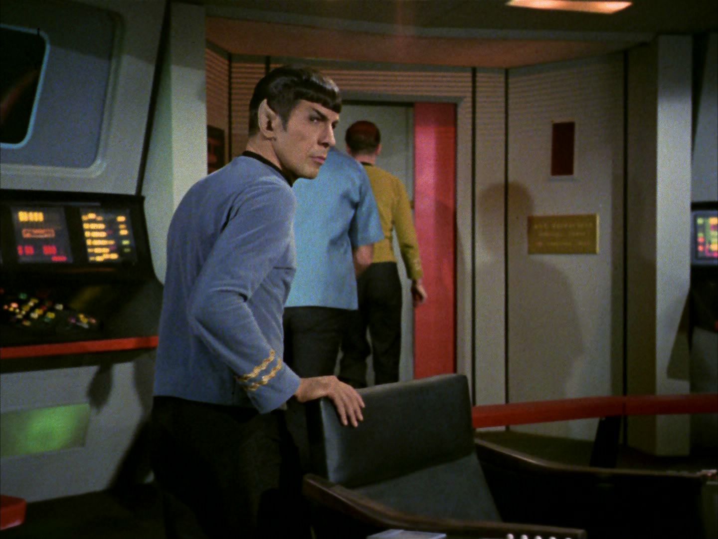 ariane179254_StarTrek_2x02_WhoMournsForAdonais_0256.jpg