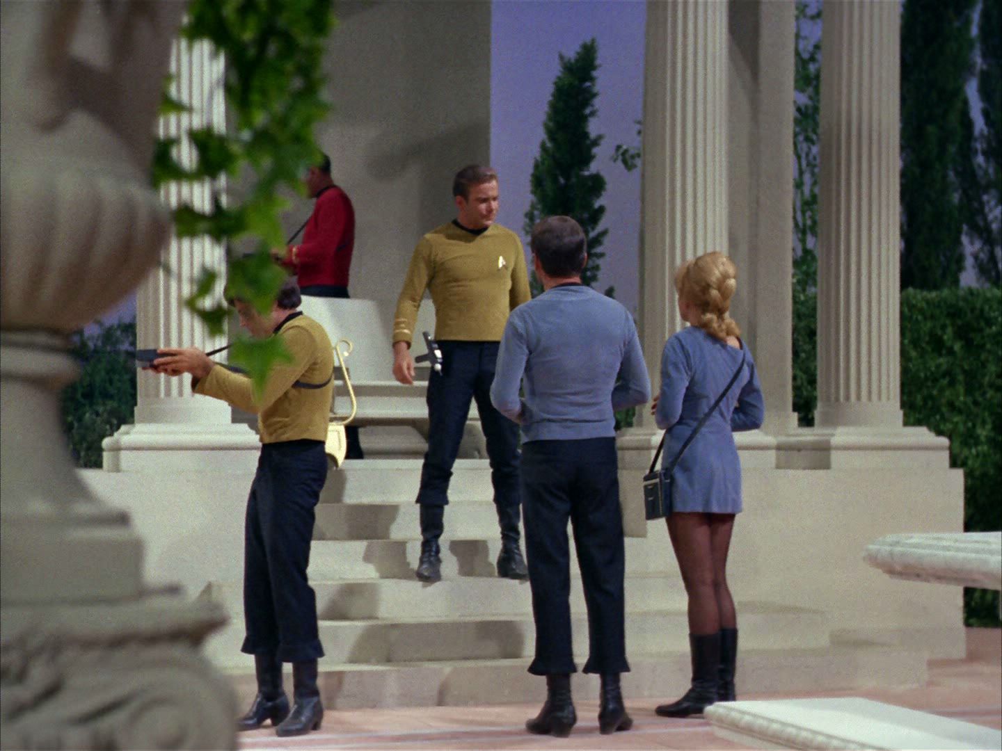 ariane179254_StarTrek_2x02_WhoMournsForAdonais_0428.jpg
