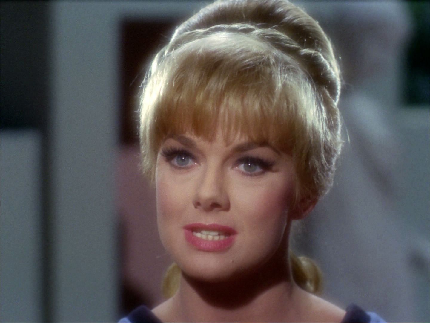 ariane179254_StarTrek_2x02_WhoMournsForAdonais_0430.jpg