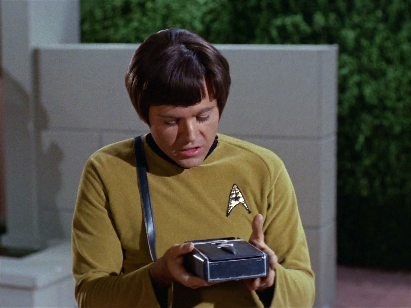 ariane179254_StarTrek_2x02_WhoMournsForAdonais_0437.jpg
