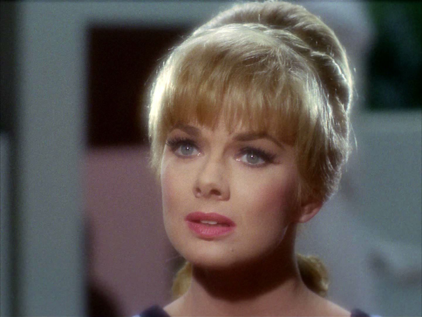 ariane179254_StarTrek_2x02_WhoMournsForAdonais_0495.jpg